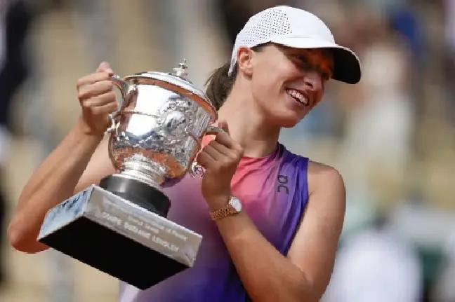 Swiatek Joins Exclusive Club with Three Consecutive French Open Victories, Emphasizing Dominance in Shot-Making