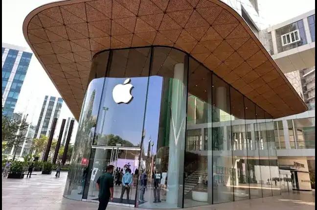 Apple Surpasses Microsoft to Become World's Most Valuable Company in AI Race