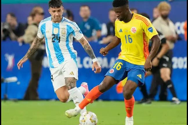 Lionel Messi in Tears After Injury as Argentina vs Colombia Copa America 2024 Final Heads to Extra Time with Score 0-0