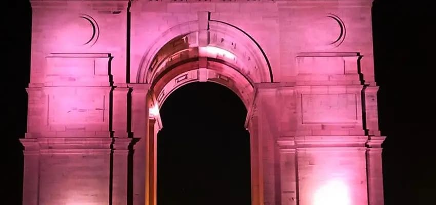 <h2>India Gate: Tribute to Brave Hearts</h2> image 2