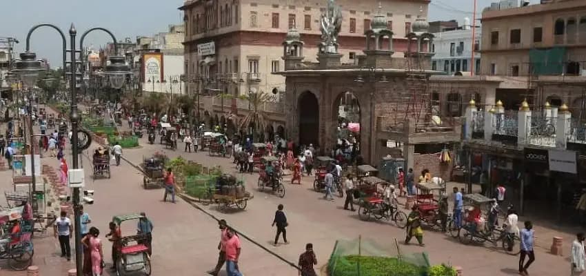 <h2> Chandni Chowk: The Heart of Old Delhi</h2> image 2